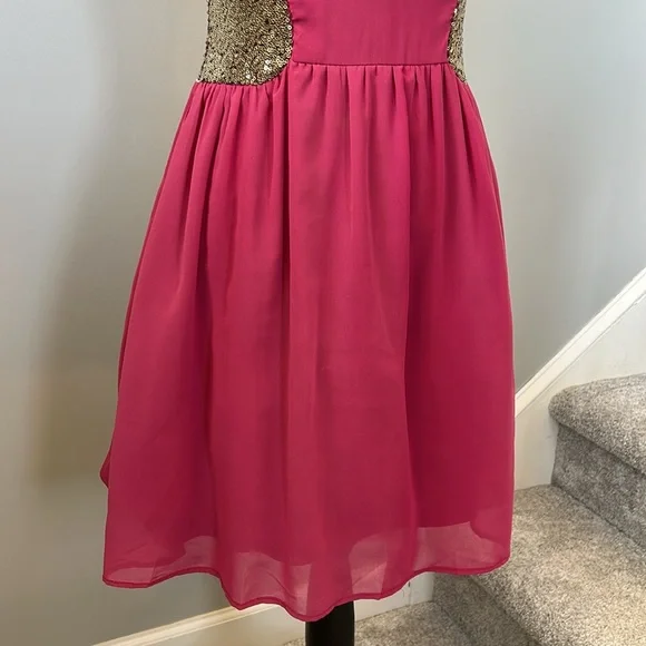 Sleeveless Pink with Gold Sequin Cocktail Dress - Picture 3 of 10